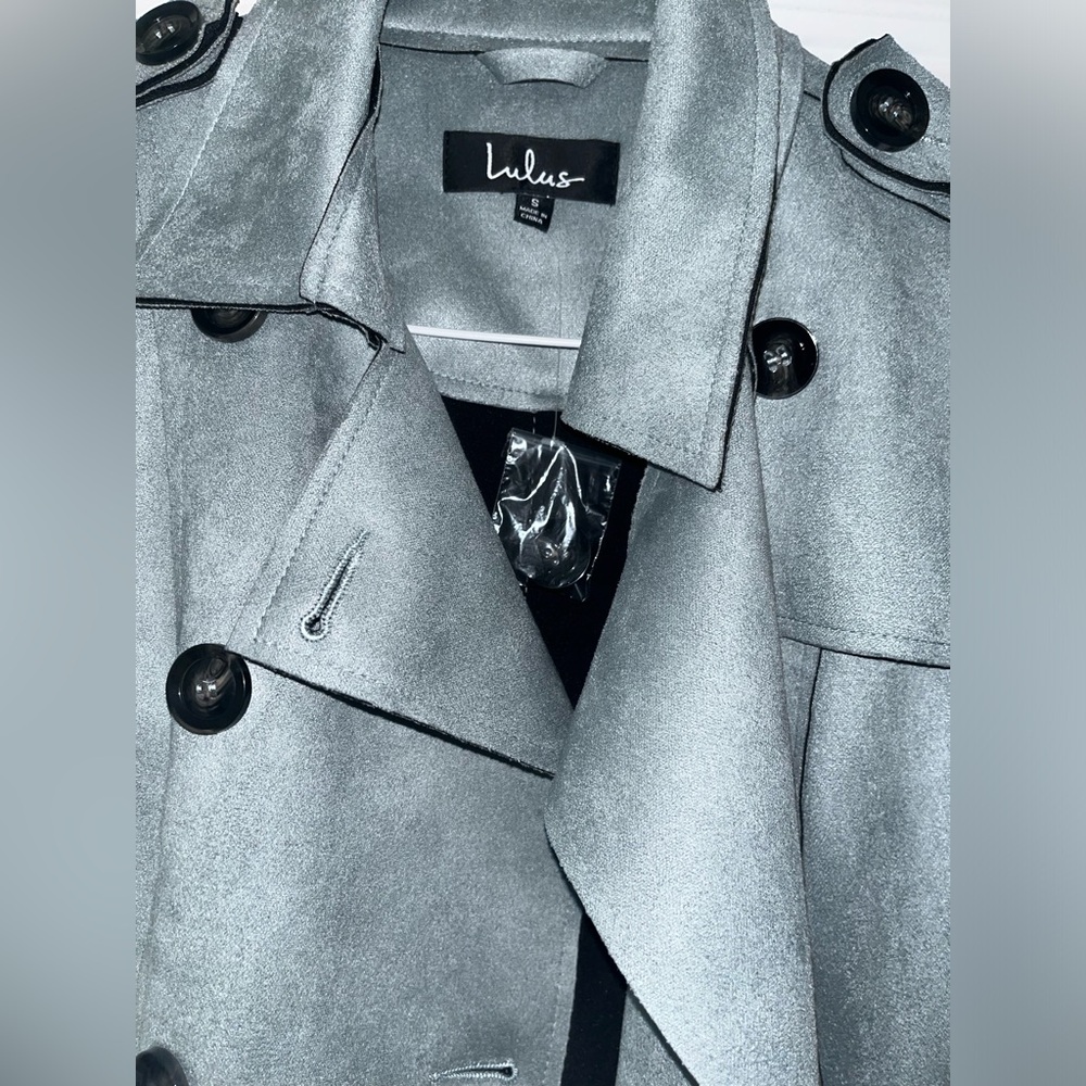Lulu’s Edinburgh Slate Blue Suede Cropped Trench Coat - size small - Picture 4 of 9